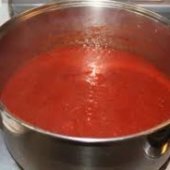 Sauce in the pot